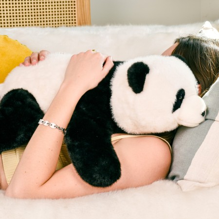 Peluche Panda allongé noir et blanc Bao - 55 cm