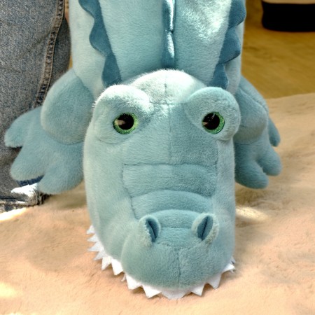 HO3330-42.jpg Crocodile peluche allongé vert - 60 cm