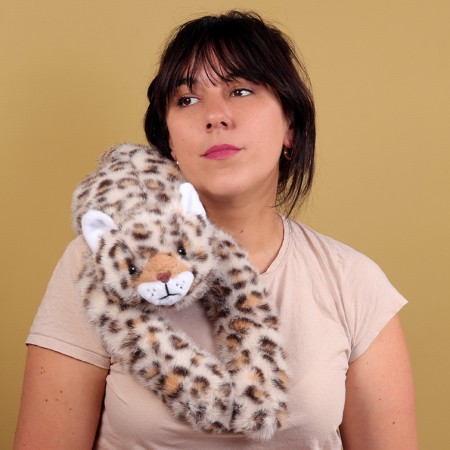 Peluche lestée Chat Léopard - ambiance épaules adulte